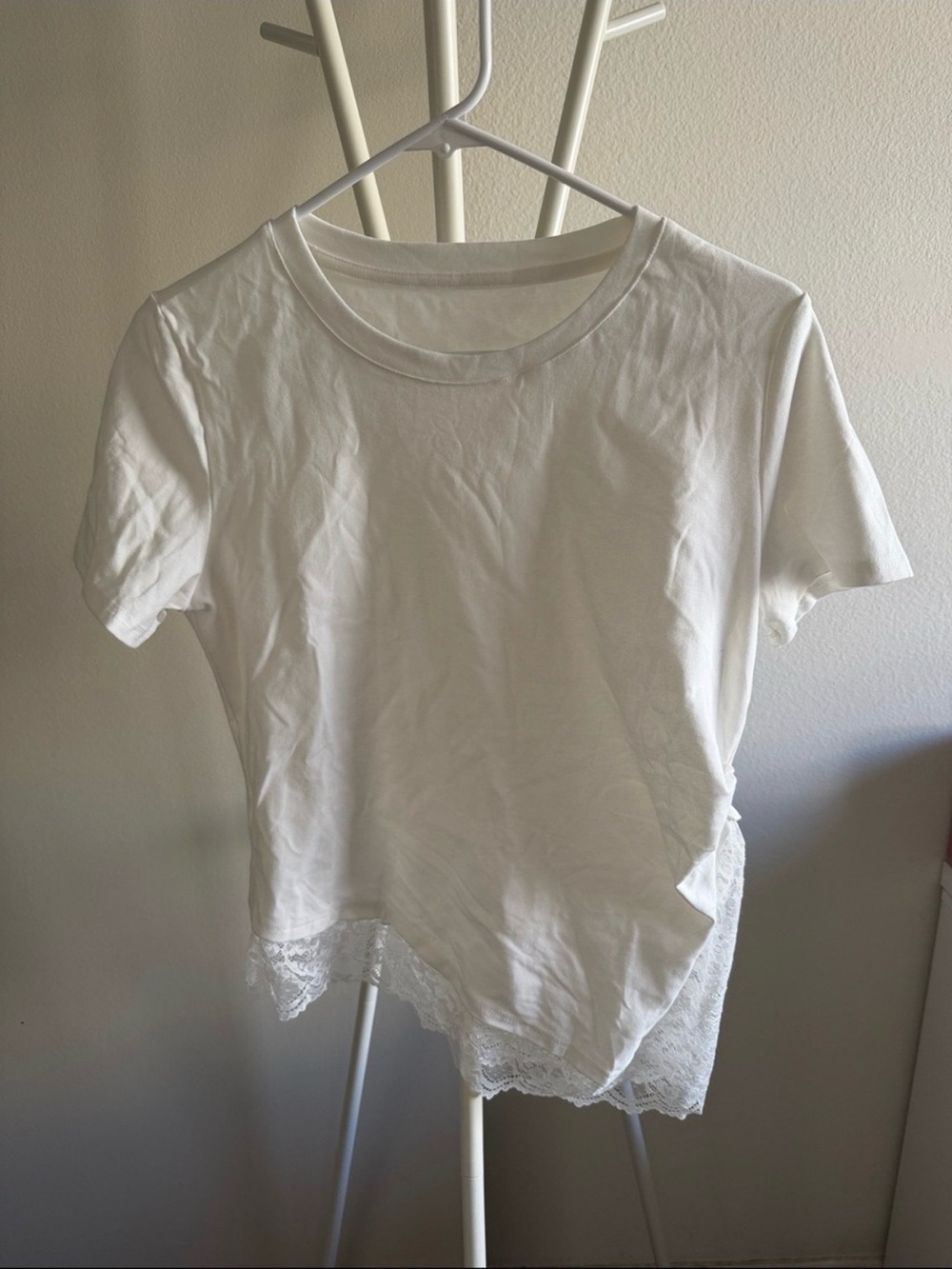 Classic White Lace-Hem Women's Tee